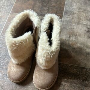 Little girls boots, size 11